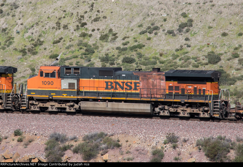 BNSF 1090